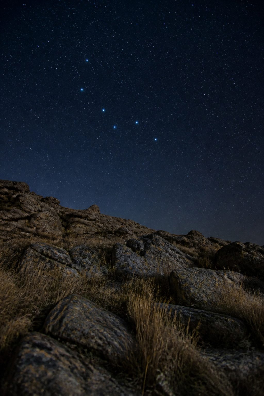 How to Find North at Night in 2026: 5 Steps Using Stars and Moon 3 The constellation Cassiopeia visible against a dark sky.