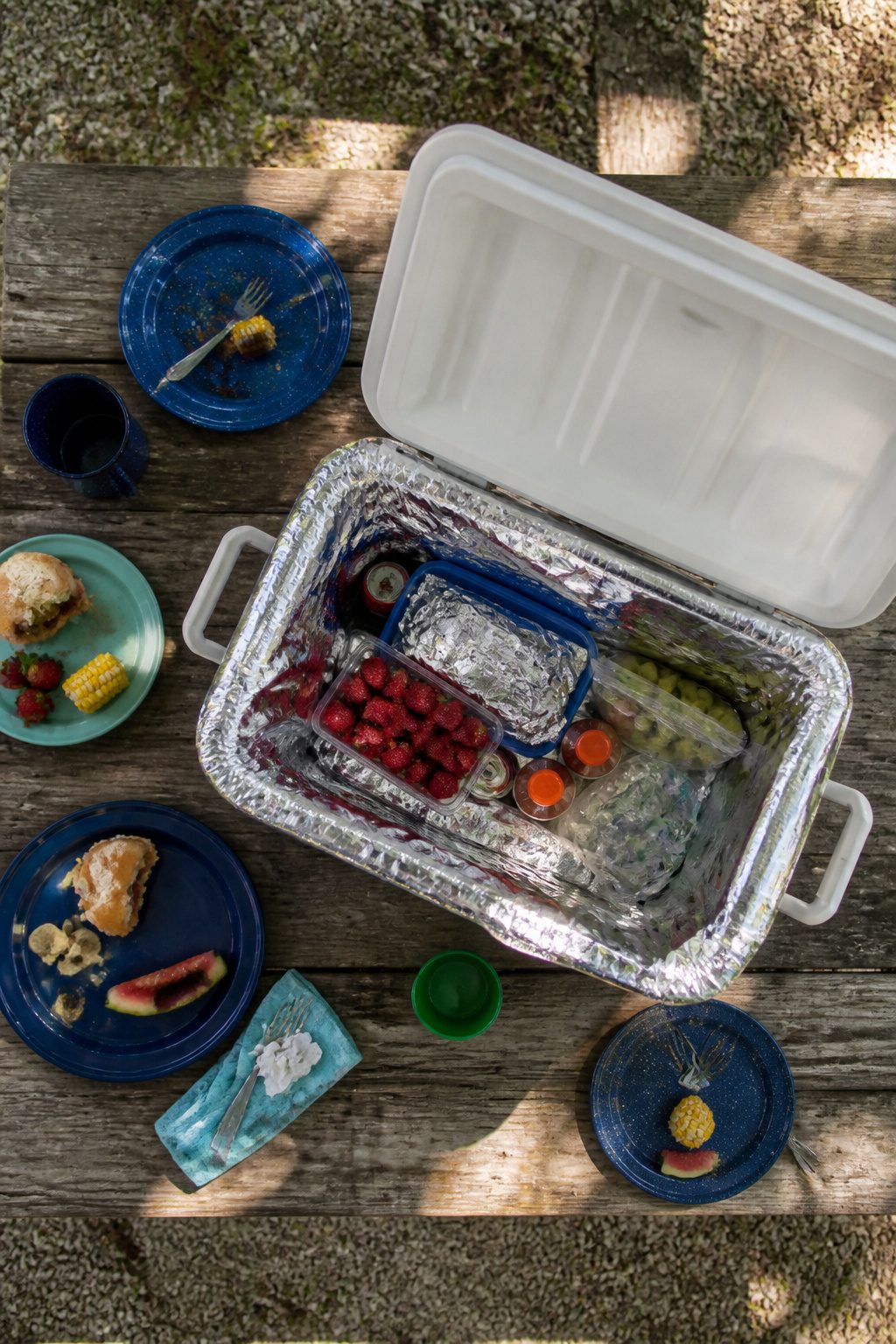 Mylar Blanket Uses: 38 Practical Ideas for Emergencies & Daily Life (2026) 32 A mylar blanket inside a cooler to insulate food.